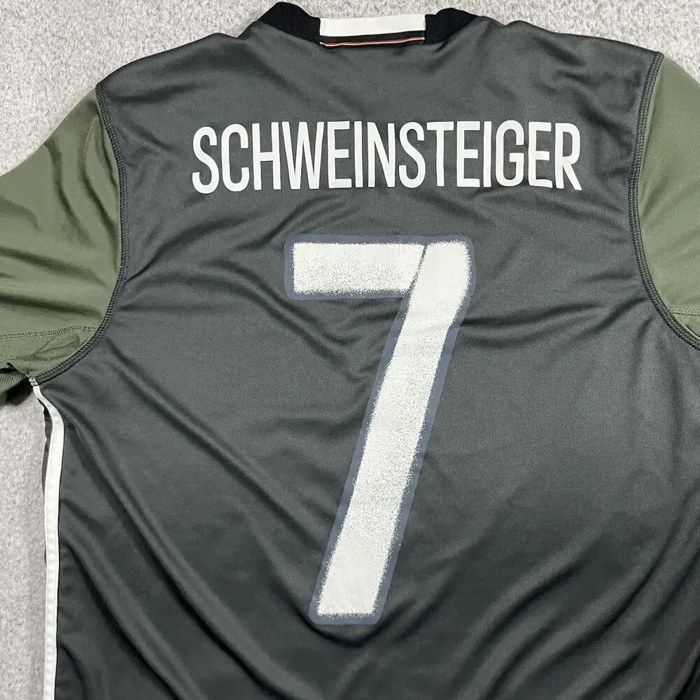 Germany Jersey Men L National Soccer Football #7 Schweinsteiger Training 2016-17